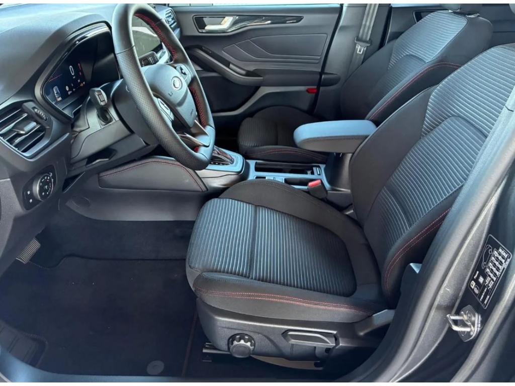 Focus Turnier ST Line X 1.0 AUT / Winterpaket /Kamera / LED + Kurvenlicht / Alu 17''