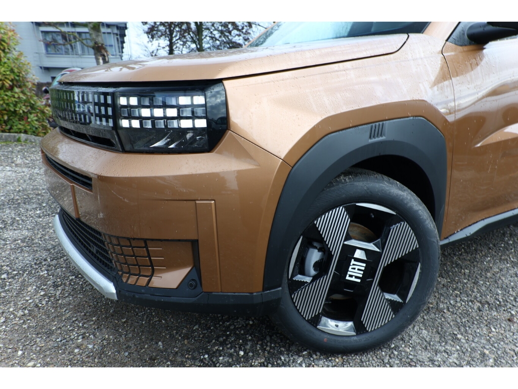 Grande Panda Hybrid La Prima Sitzheizung Navigation Kamera LED