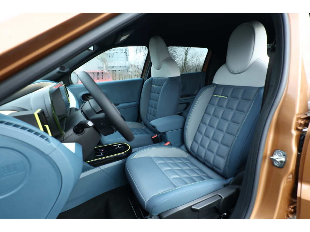 Grande Panda Hybrid La Prima Sitzheizung Navigation Kamera LED