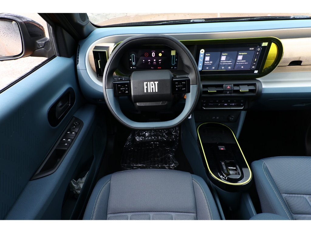 Grande Panda Hybrid La Prima Sitzheizung Navigation Kamera LED