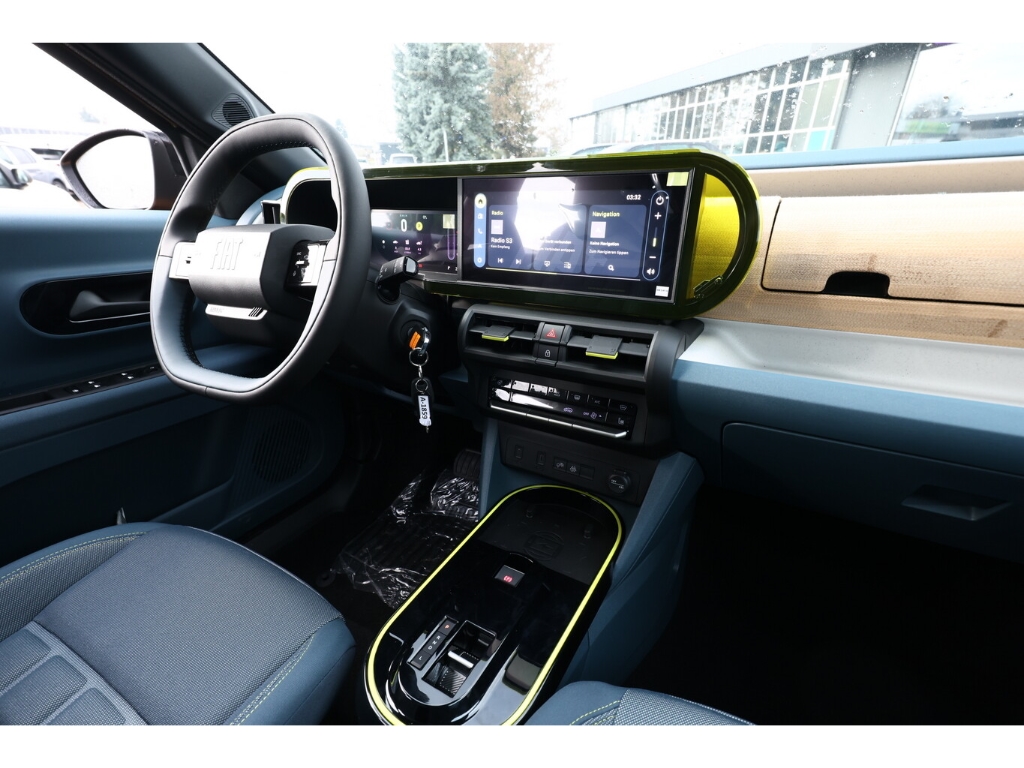 Grande Panda Hybrid La Prima Sitzheizung Navigation Kamera LED