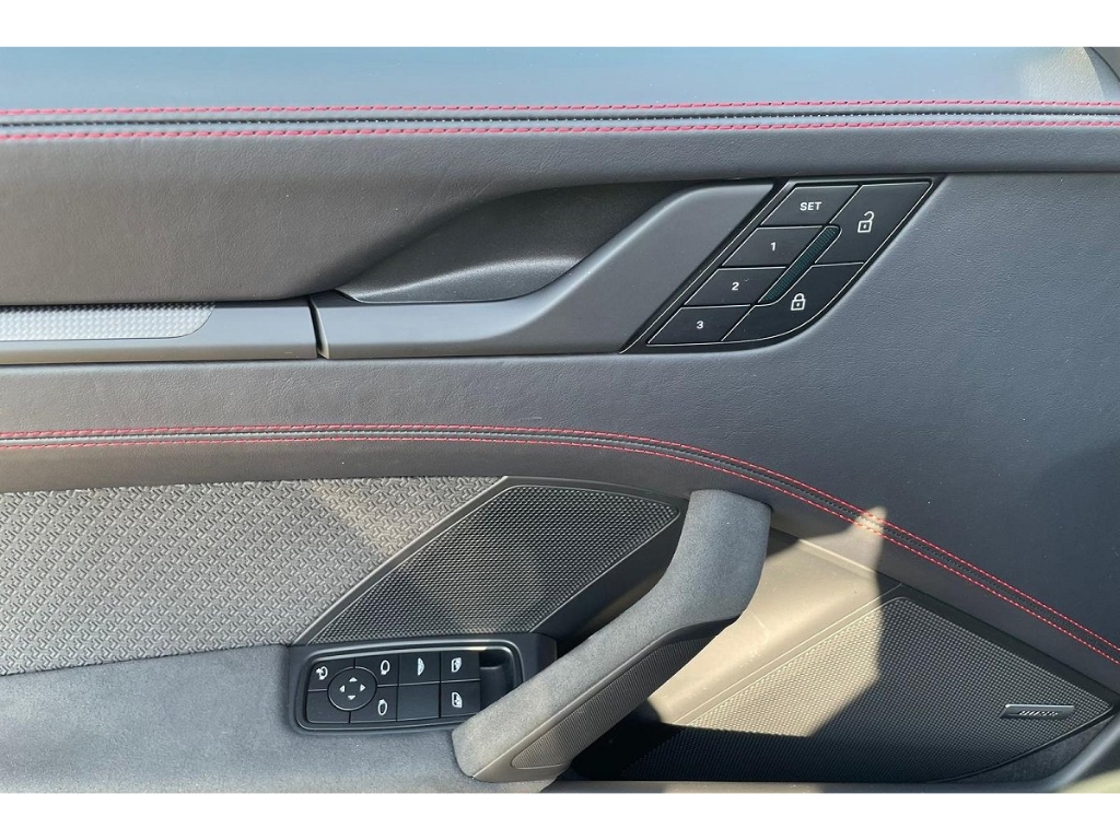 911 992 Carrera 4 GTS Cabriolet Lift BOSE