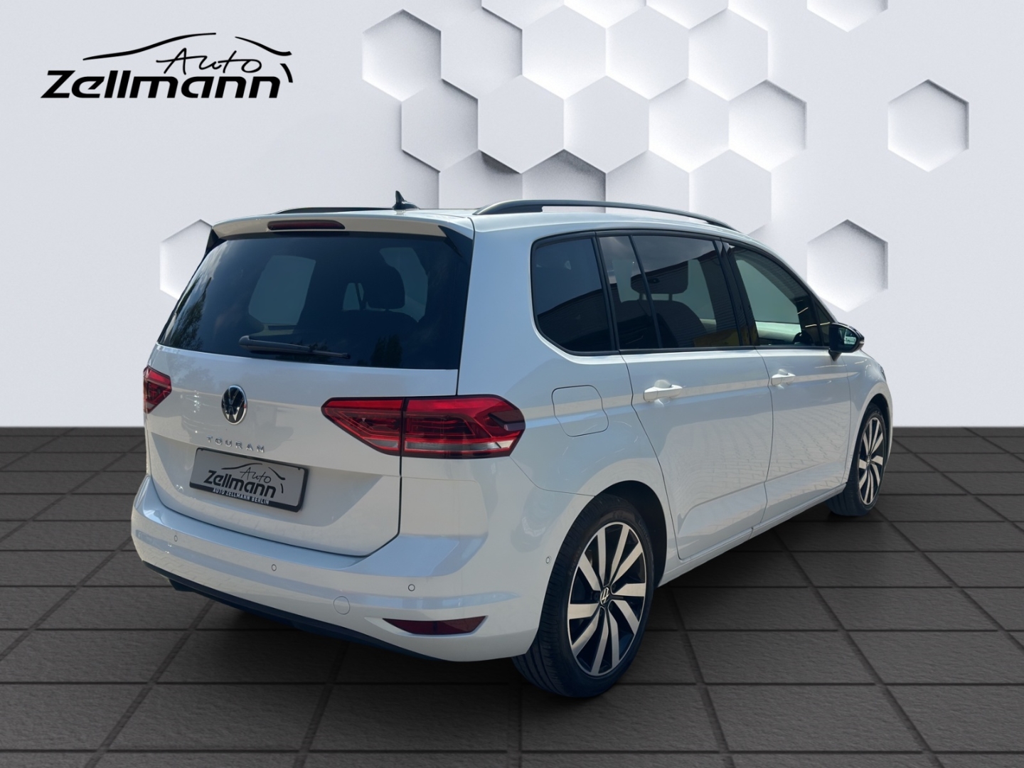 Touran Highline 1.5l DSG StHz Panodach Navi AHK