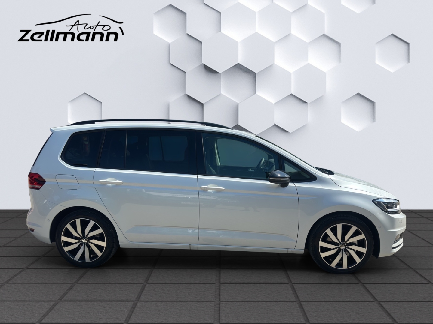Touran Highline 1.5l DSG StHz Panodach Navi AHK