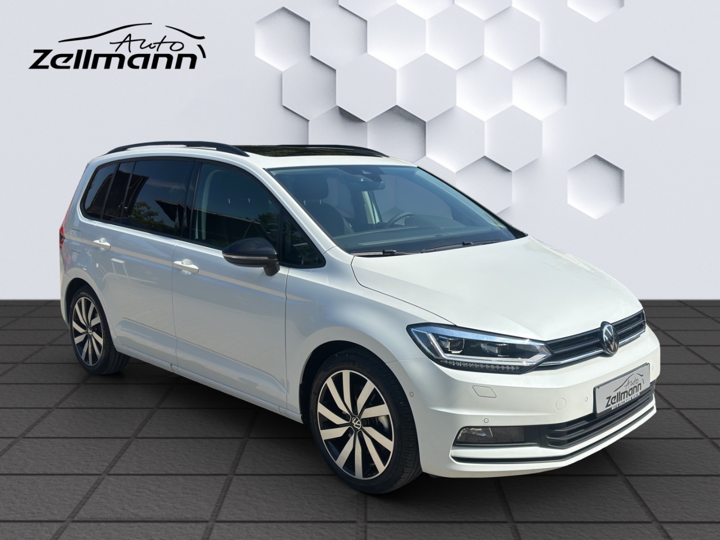 Touran Highline 1.5l DSG StHz Panodach Navi AHK