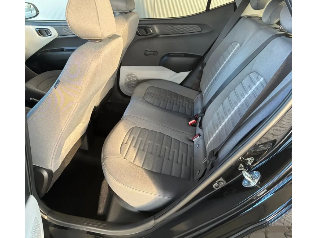 i10 Advance 1.2 GDI / Rückfahrkamera / Sitz + Lenkradheizung / Navi / Alu 15''