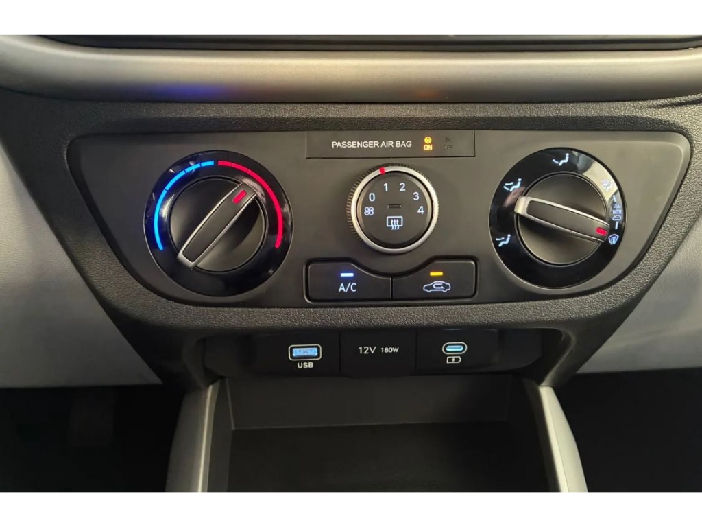 i10 Advance 1.2 GDI / Rückfahrkamera / Sitz + Lenkradheizung / Navi / Alu 15''