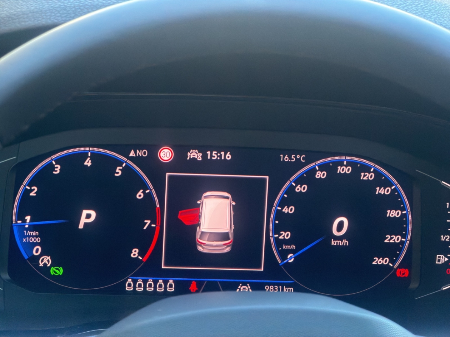 Touran BMT Start-Stopp Highline 1.5TSI AHZV LED PDC ACC Rückfahrkamera Sitzheizung