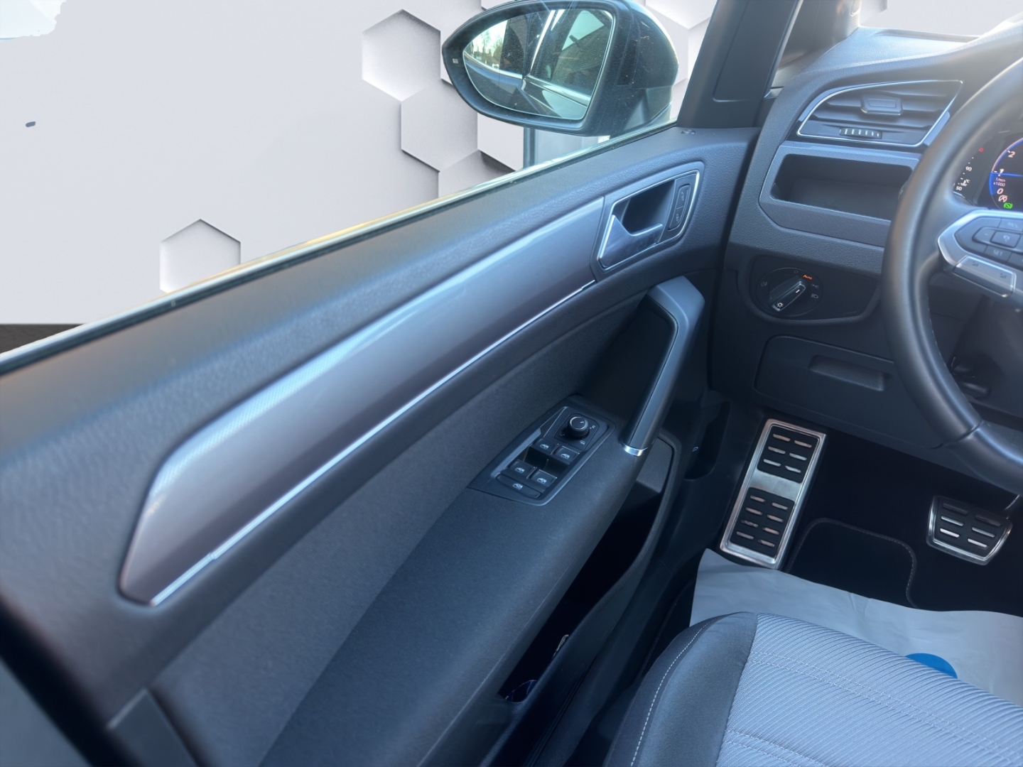 Touran BMT Start-Stopp Highline 1.5TSI AHZV LED PDC ACC Rückfahrkamera Sitzheizung