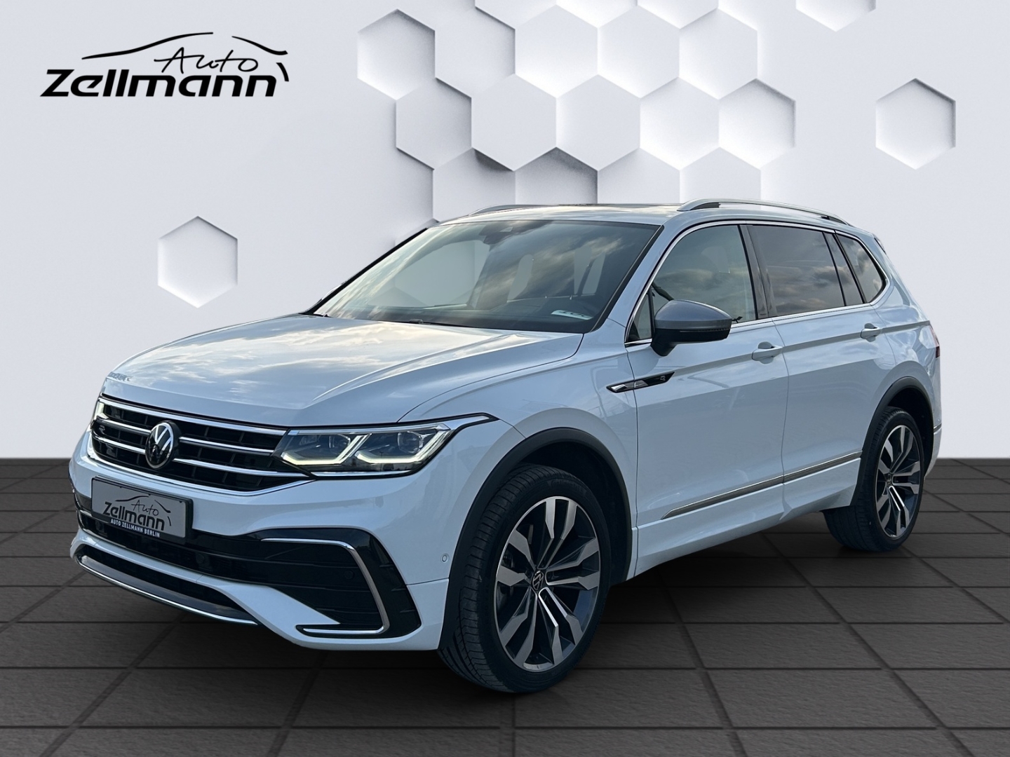 Tiguan Allspace 4Motion R-Line 2.0 TSI DSG AHZV PanoDach HuD ACC Rückfahrkamera TrailerAssist Standheizung Sitzheizun
