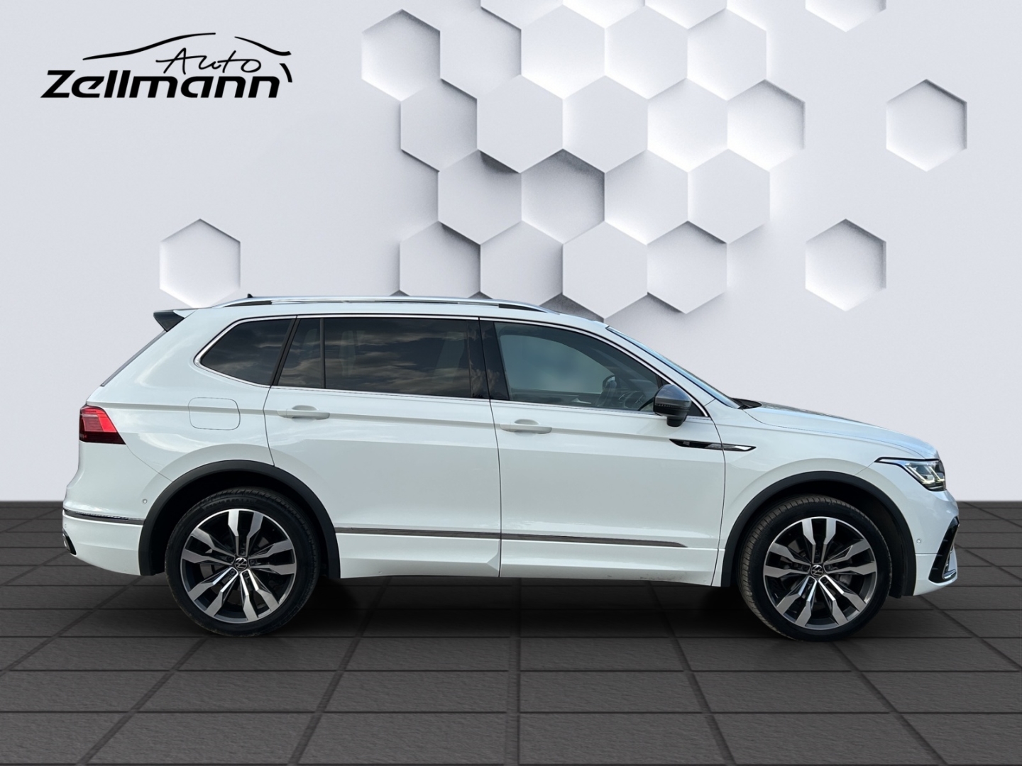 Tiguan Allspace 4Motion R-Line 2.0 TSI DSG AHZV PanoDach HuD ACC Rückfahrkamera TrailerAssist Standheizung Sitzheizun