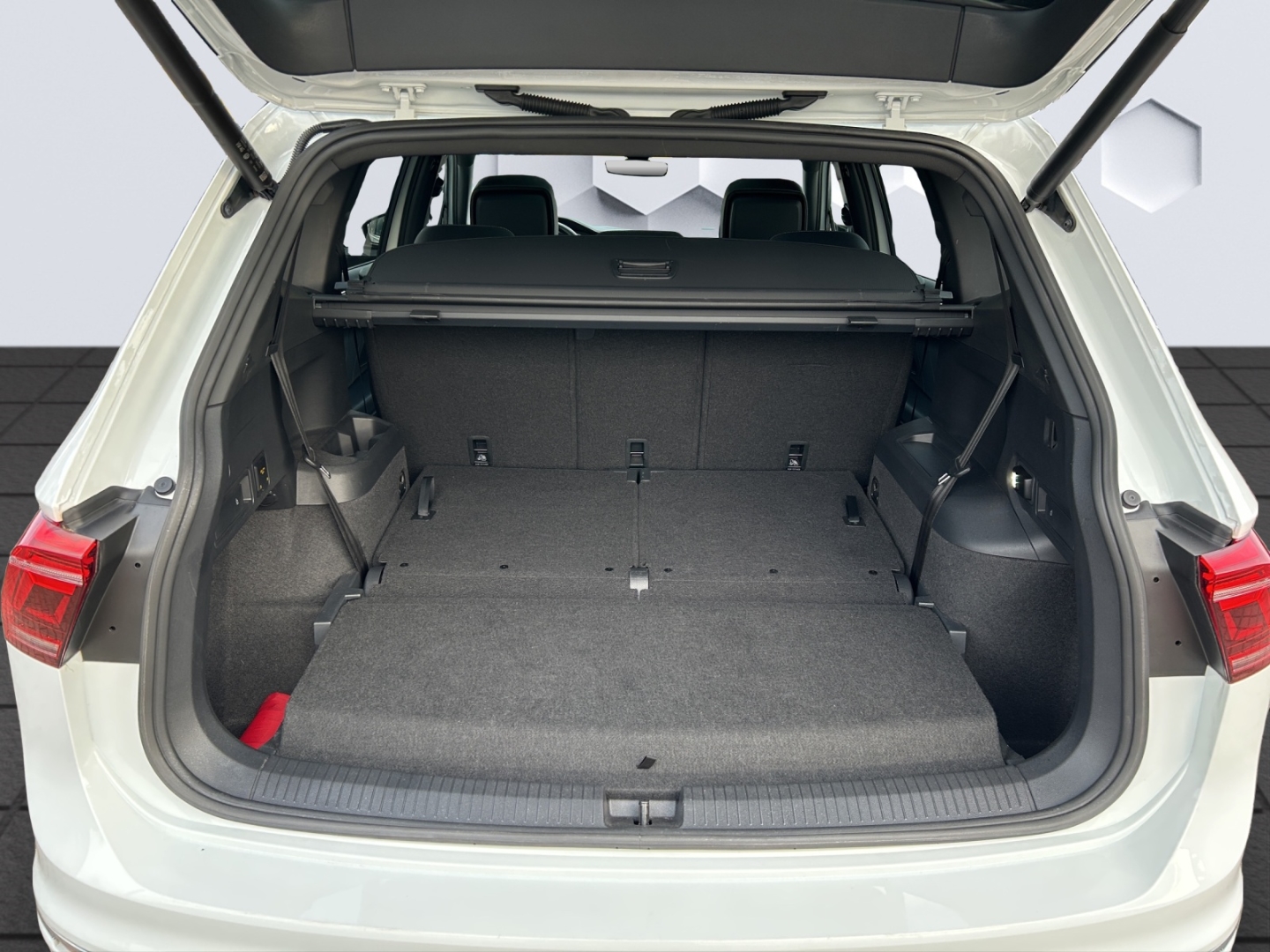 Tiguan Allspace 4Motion R-Line 2.0 TSI DSG AHZV PanoDach HuD ACC Rückfahrkamera TrailerAssist Standheizung Sitzheizun