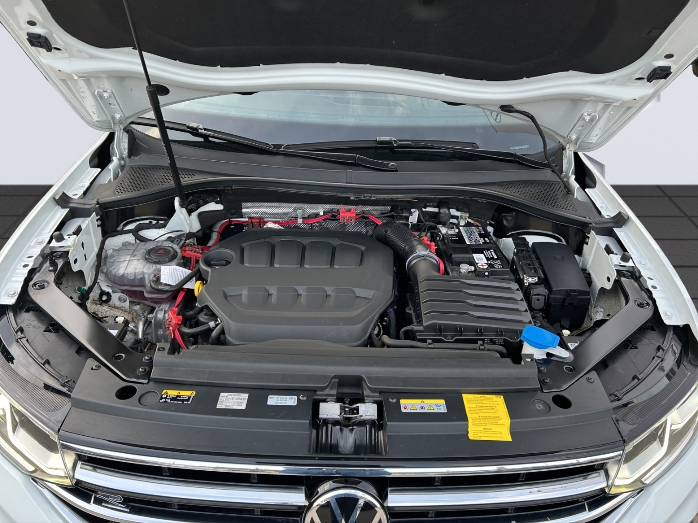 Tiguan Allspace 4Motion R-Line 2.0 TSI DSG AHZV PanoDach HuD ACC Rückfahrkamera TrailerAssist Standheizung Sitzheizun