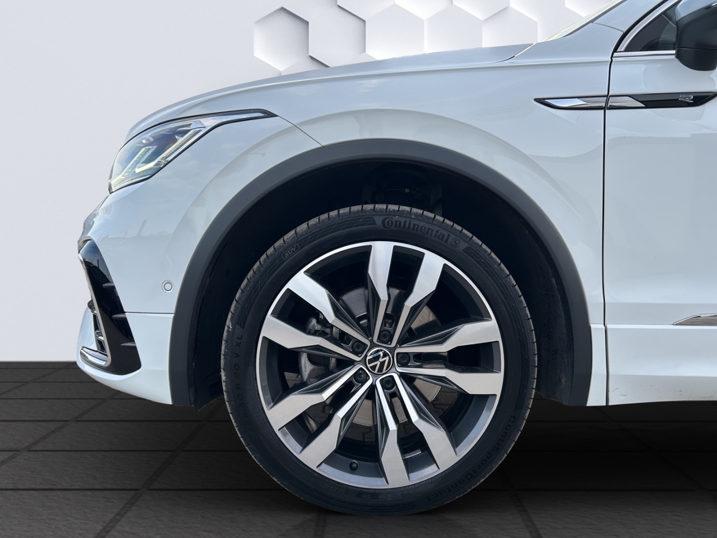 Tiguan Allspace 4Motion R-Line 2.0 TSI DSG AHZV PanoDach HuD ACC Rückfahrkamera TrailerAssist Standheizung Sitzheizun