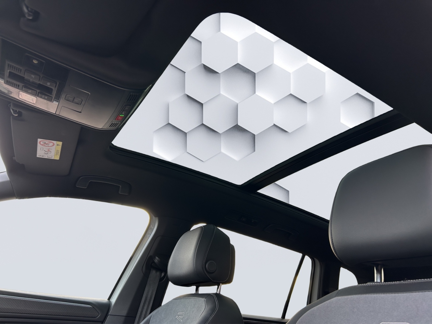 Tiguan Allspace 4Motion R-Line 2.0 TSI DSG AHZV PanoDach HuD ACC Rückfahrkamera TrailerAssist Standheizung Sitzheizun