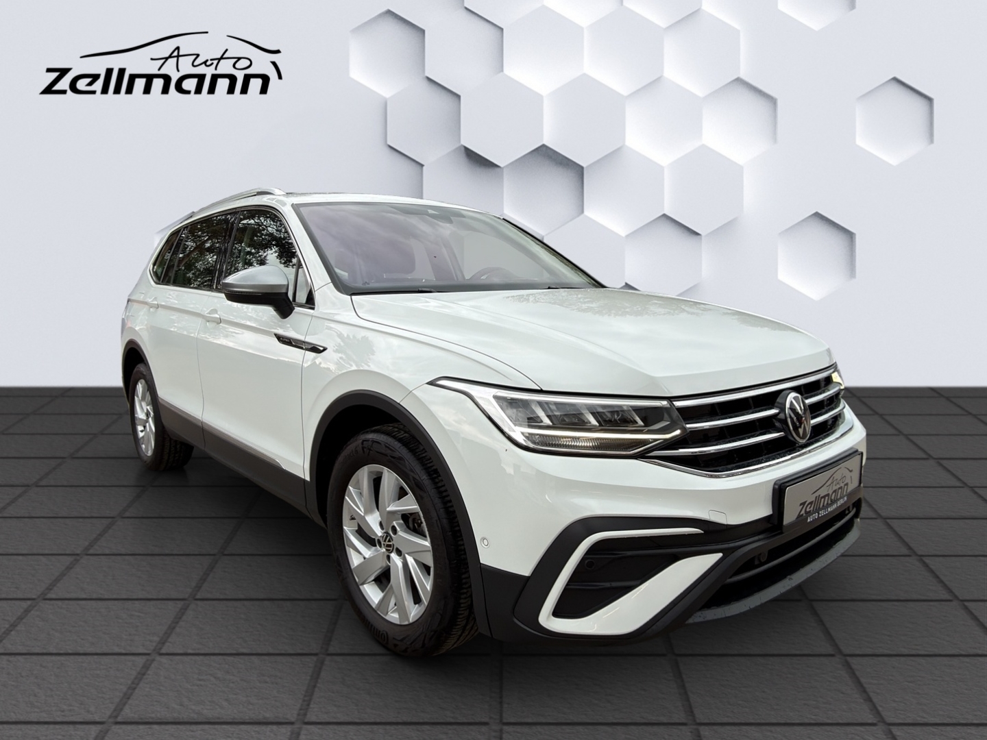 Tiguan Allspace Life 4Motion 2.0TDI SCR 4M 110 kW DSG AHZV LED Harman Kardon HuD