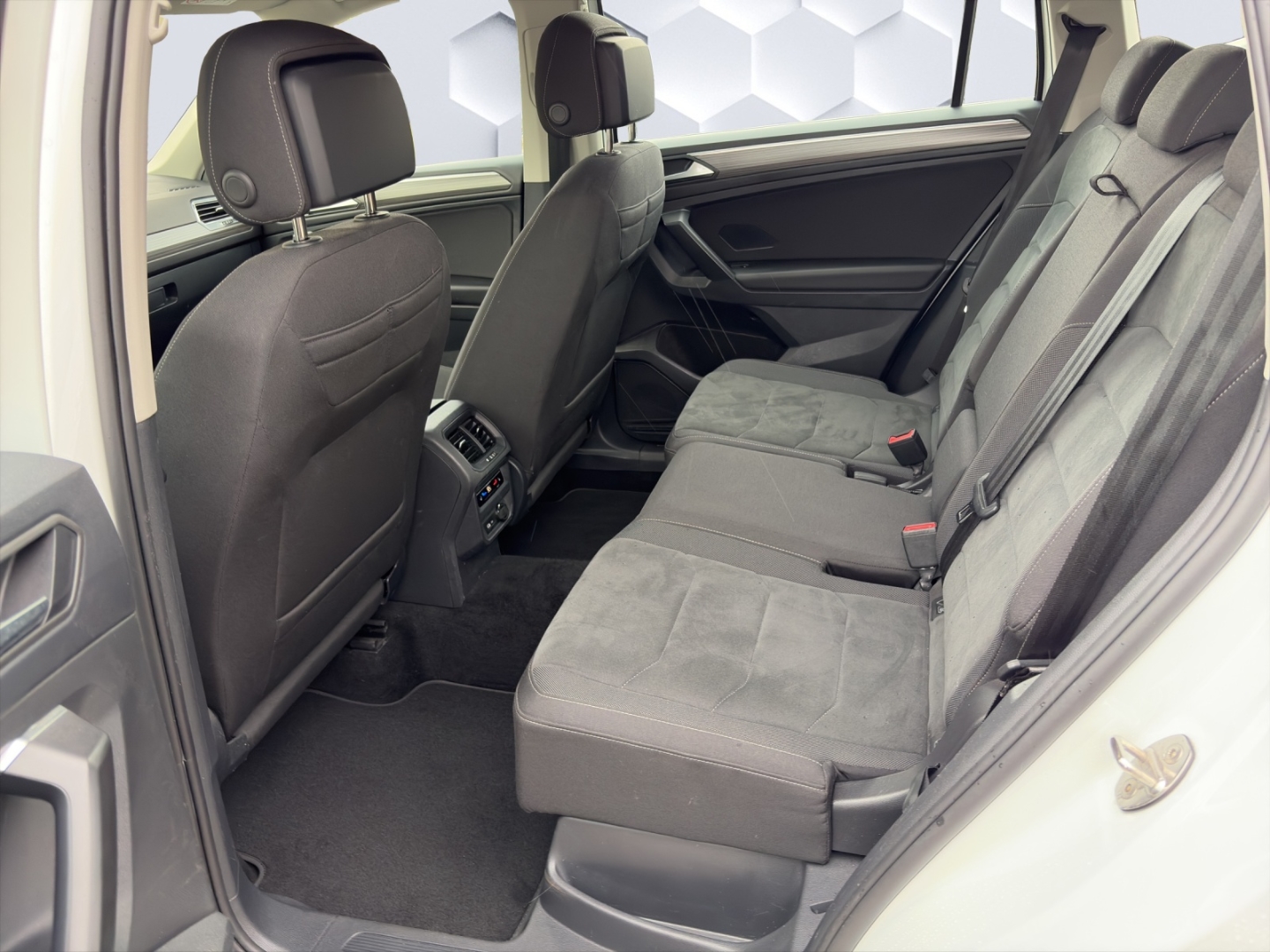 Tiguan Allspace Life 4Motion 2.0TDI SCR 4M 110 kW DSG AHZV LED Harman Kardon HuD