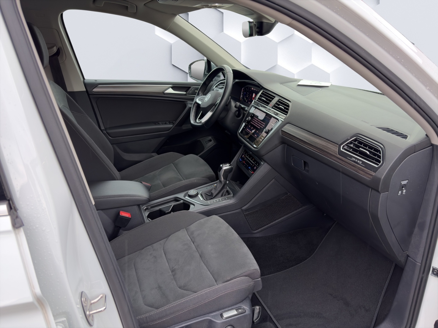 Tiguan Allspace Life 4Motion 2.0TDI SCR 4M 110 kW DSG AHZV LED Harman Kardon HuD