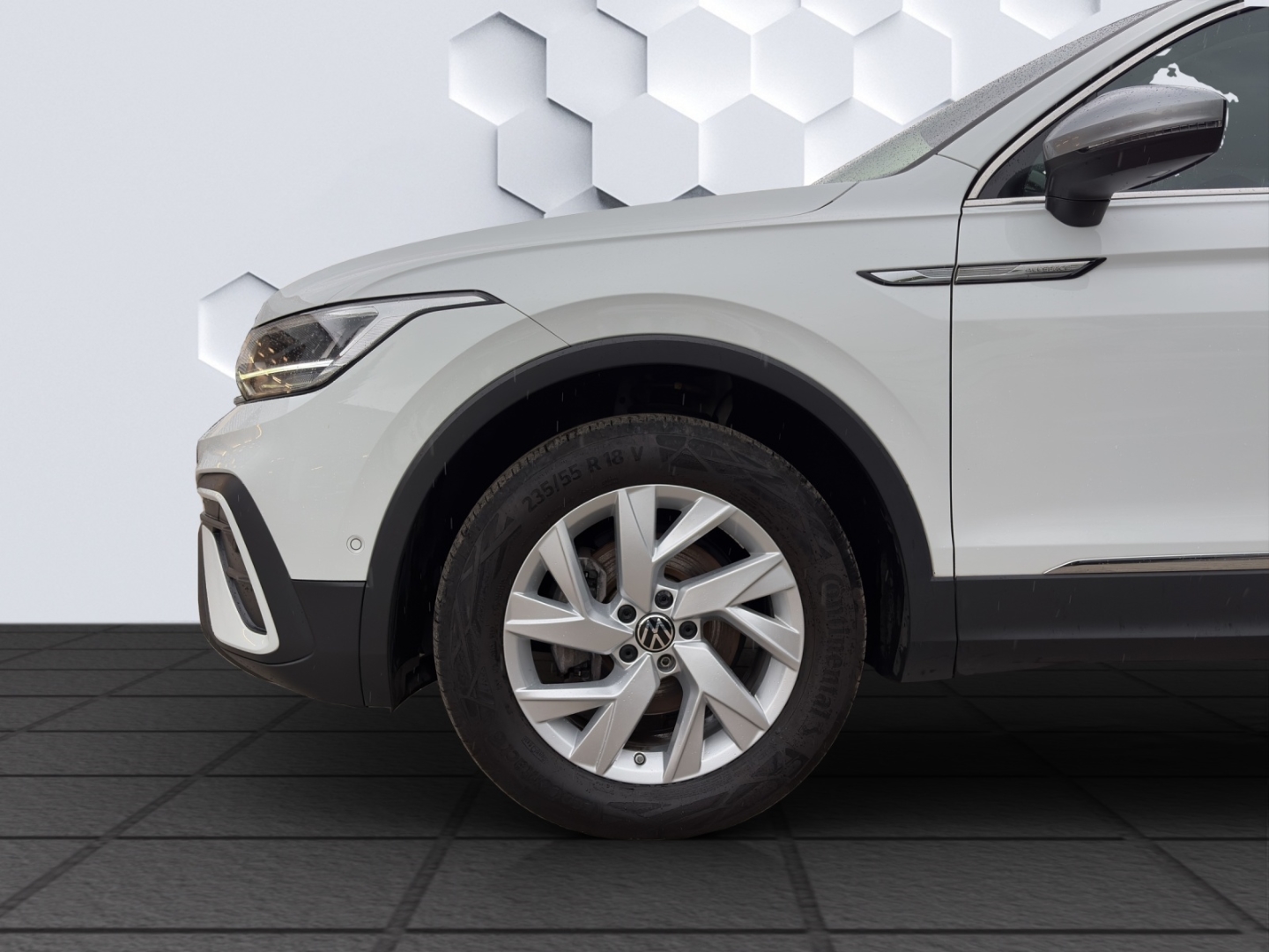 Tiguan Allspace Life 4Motion 2.0TDI SCR 4M 110 kW DSG AHZV LED Harman Kardon HuD
