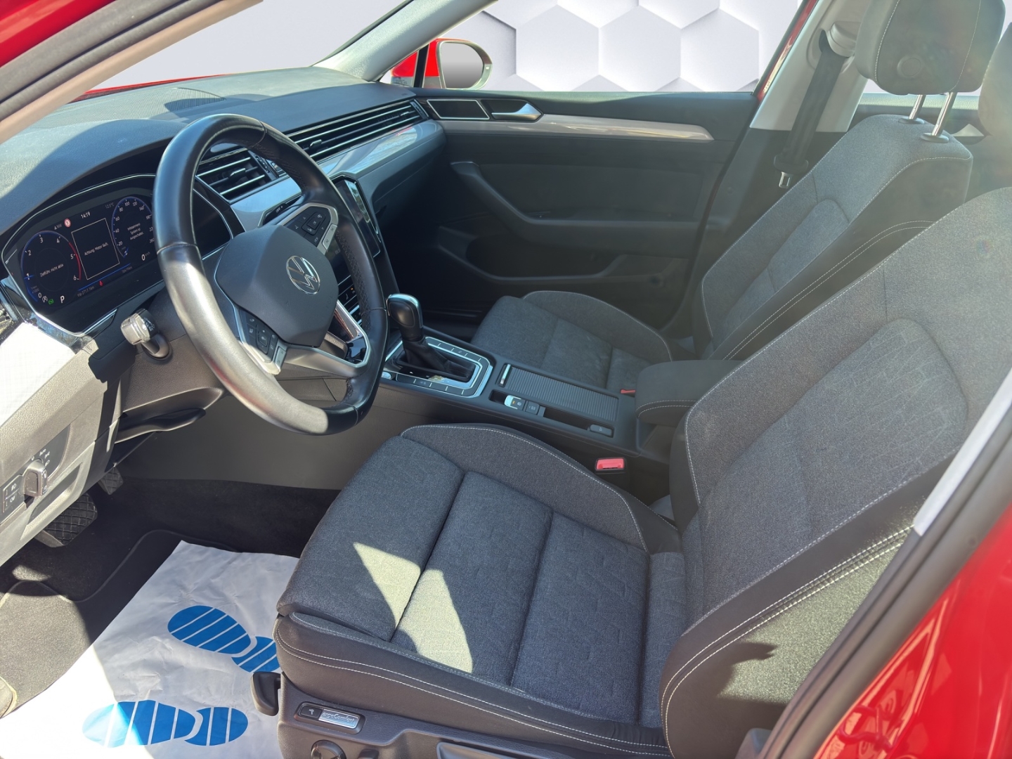 Passat Business 2.0TDI 90kW DSG AHZV LED ACC Rückfahrkamera Sitzheizung