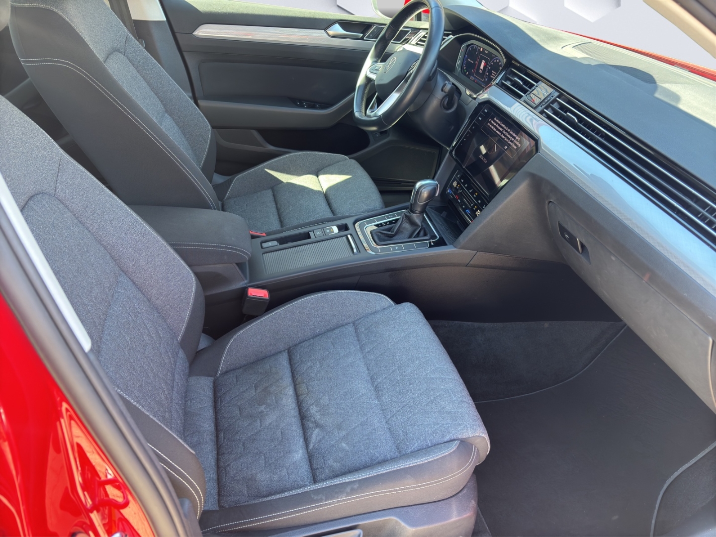 Passat Business 2.0TDI 90kW DSG AHZV LED ACC Rückfahrkamera Sitzheizung