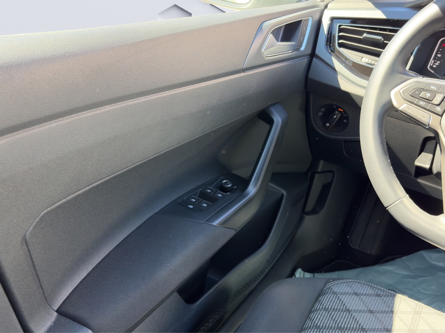 Taigo R-Line 1.5 TSI OPF DSG MatrixLED ACC Rückfahrkamera ParkAssist Sitzheizung