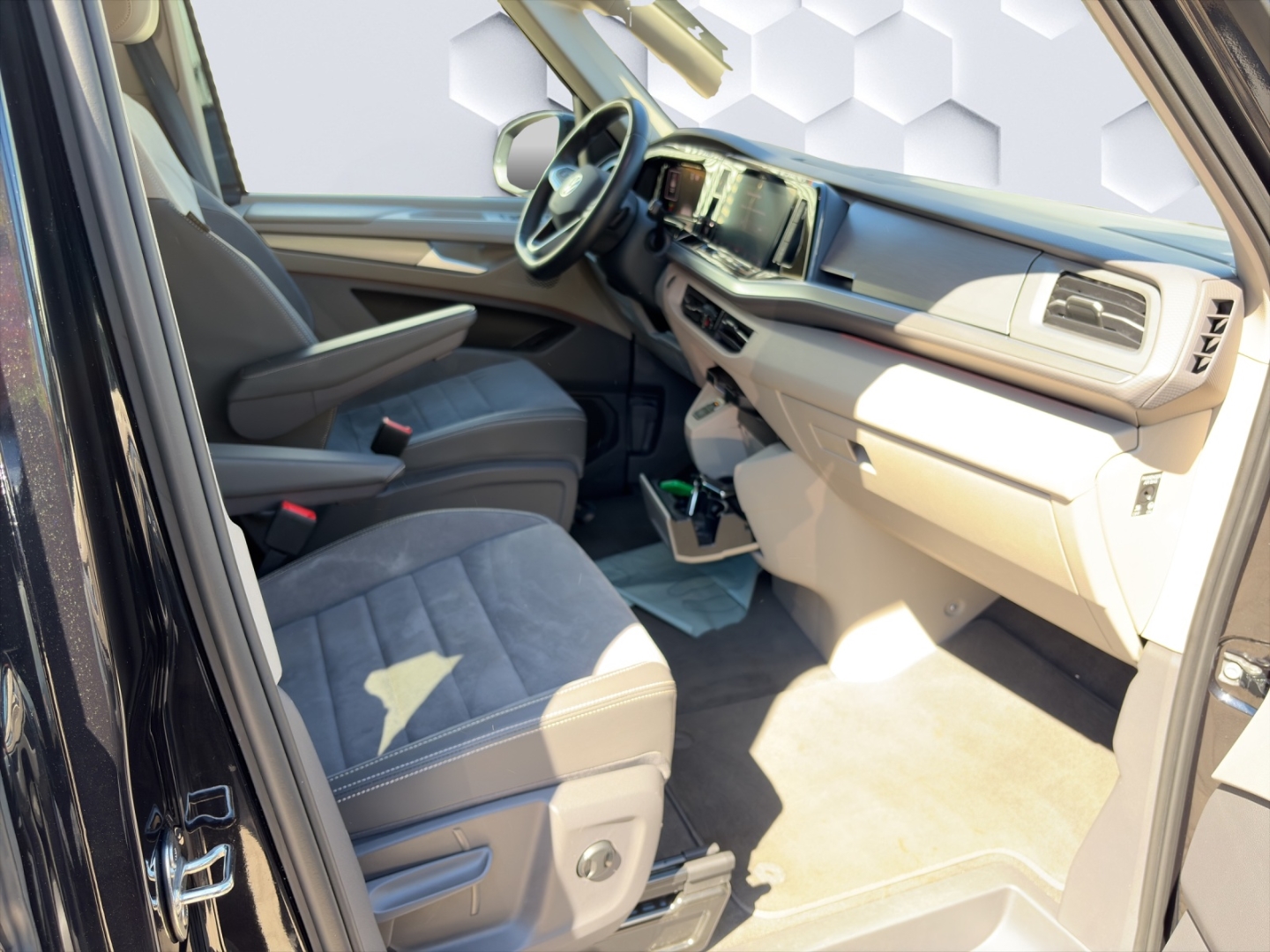 T7 Multivan Life 2.0 TDI 110kW DSG AHZV MatrixLED ACC ParkAssist 360°Kamera Standheizung Sitzheizung 7-Sitzer