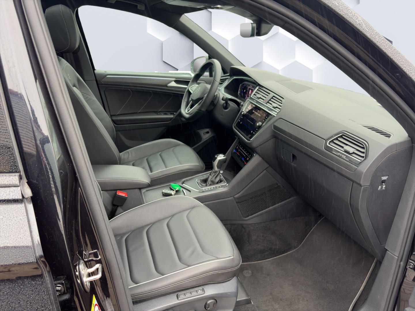 Tiguan BMT Start-Stopp EU6d R-Line 1.5 TSI 110kW AHZV LED PanoDach ACC 360°Kamera Standheizung Sitzheizung