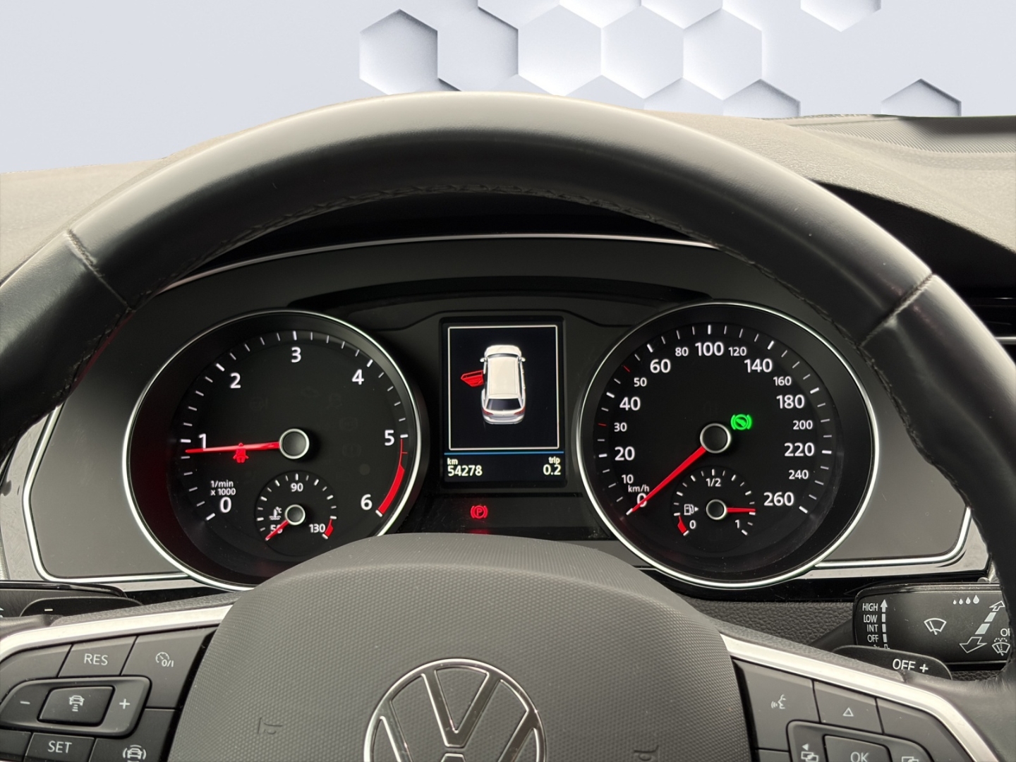 Passat Business 2.0 TDI 110kW AHZV LED PDC ACC