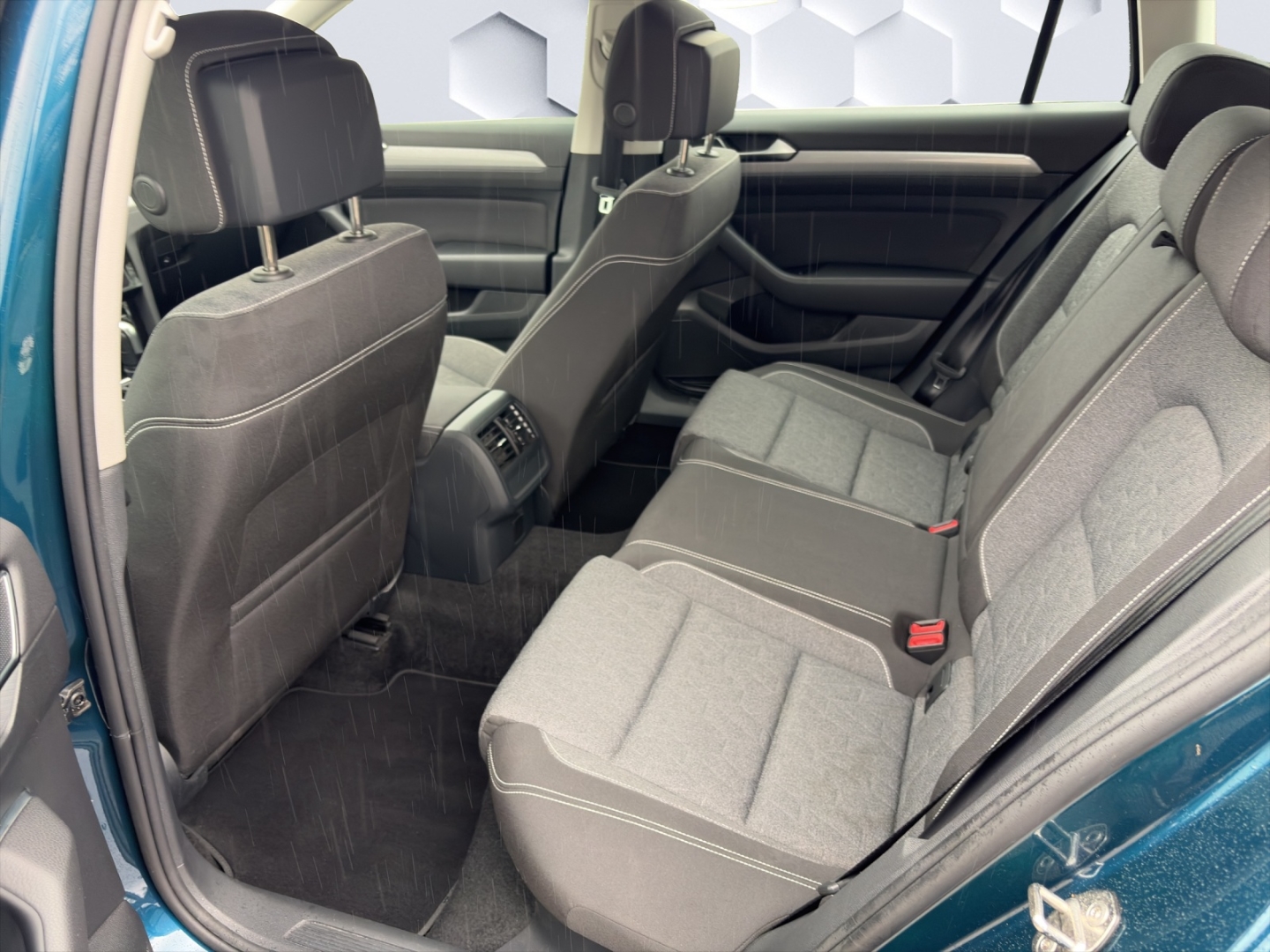 Passat Business 2.0 TDI 110kW AHZV LED PDC ACC