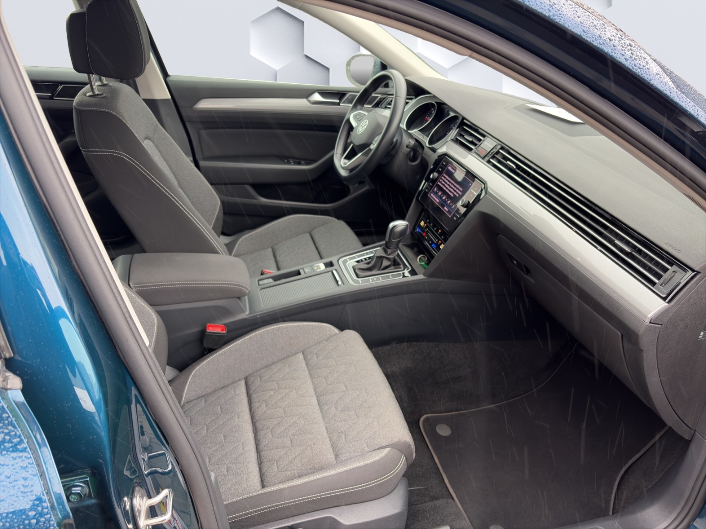 Passat Business 2.0 TDI 110kW AHZV LED PDC ACC