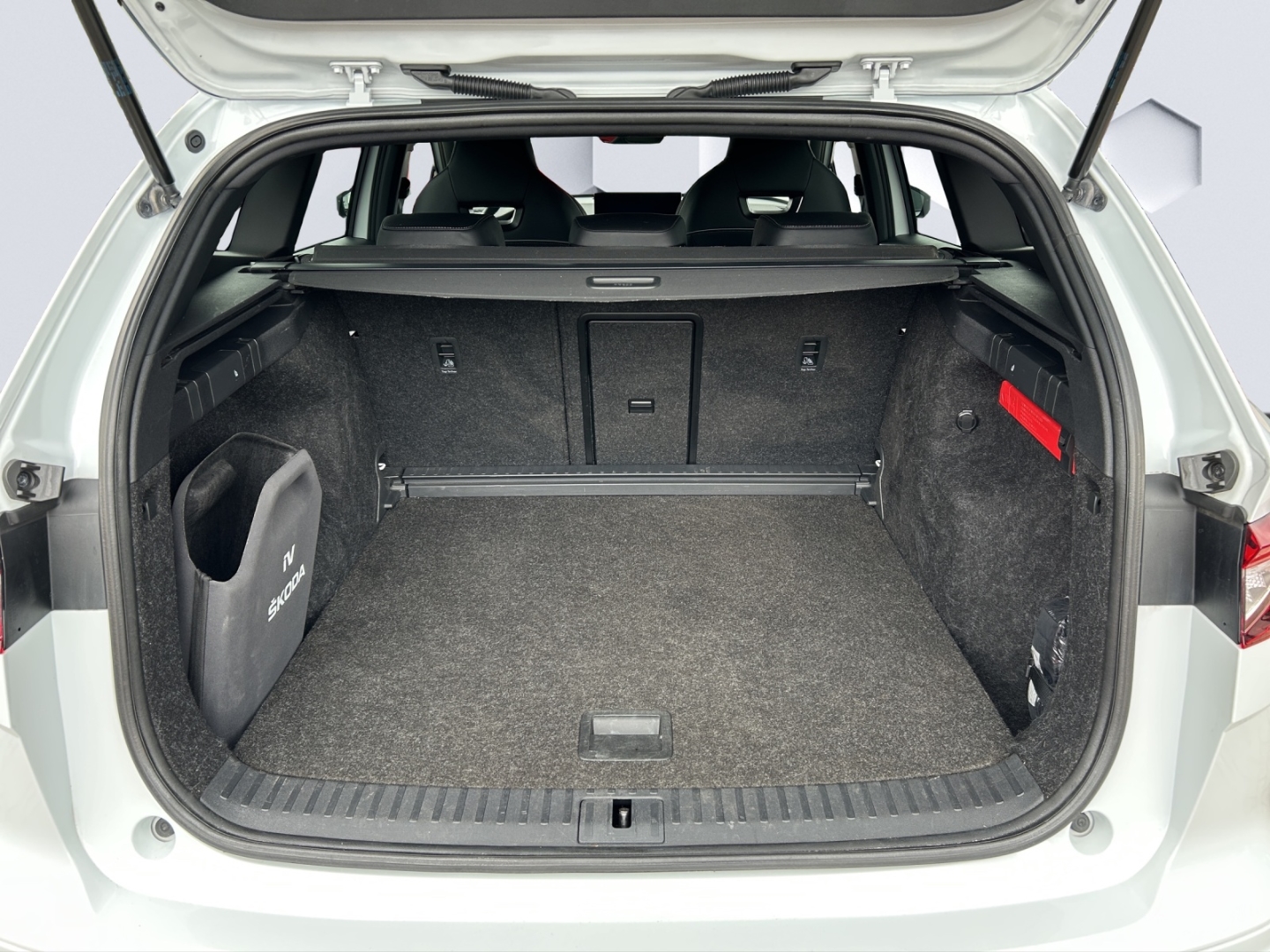 Enyaq 80 77kWh Sportline MatrixLED PDC ACC Rückfahrkamera Sitzheizung