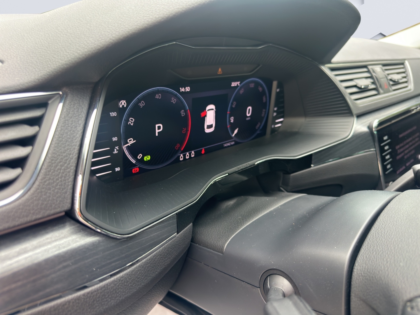 Superb ACT EU6d Combi Style 1.5 TSI 110KW DSG AHZV FrontAssist LED Sportfahrwerk