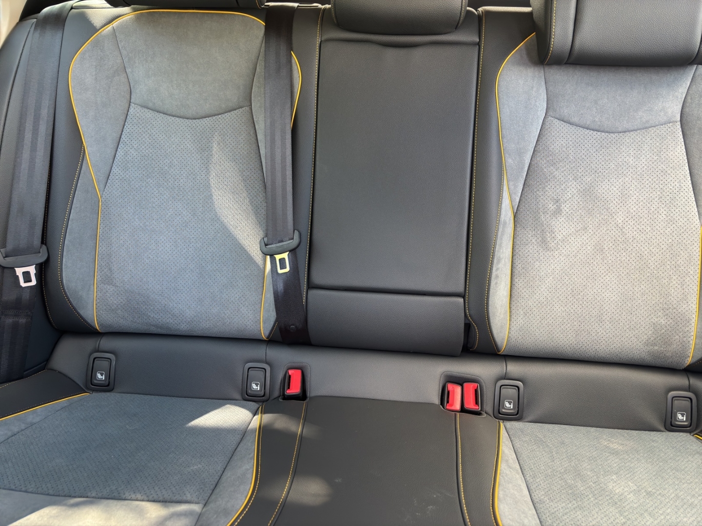 Superb Combi Selection 1.5 TSI 110KW DSG DCC AHZV Matrix-LED PDC Navi Rückfahrkamera