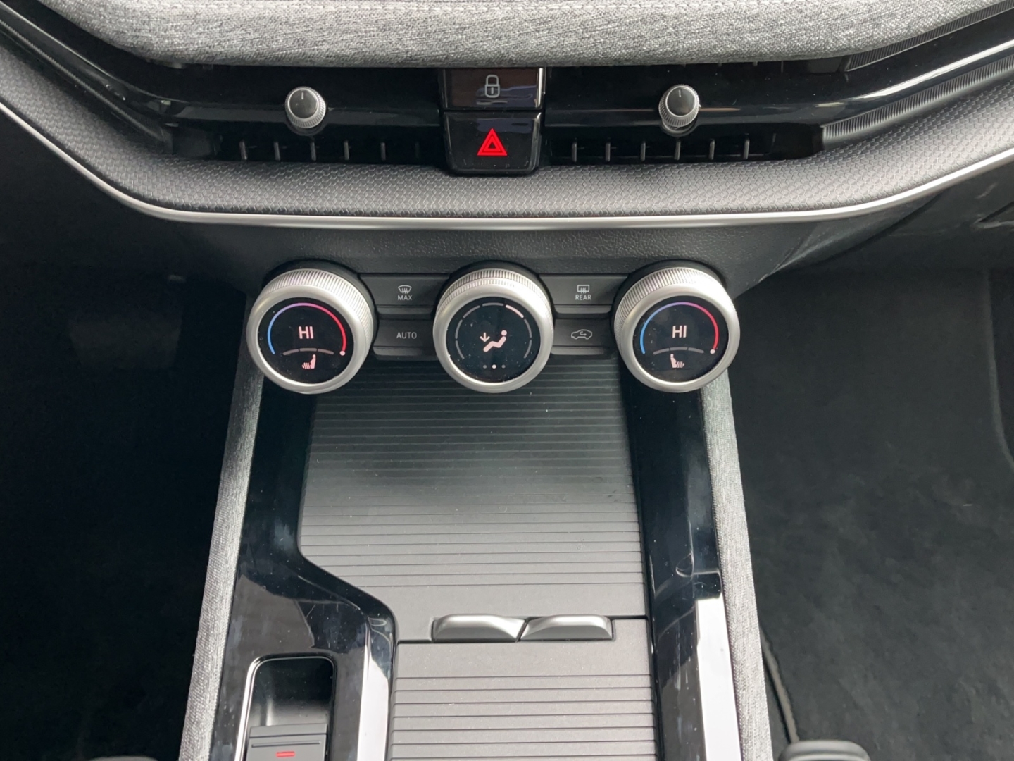 Superb Combi 2.0 TDI 110kW Selection 110 kW 7 Gang DSG