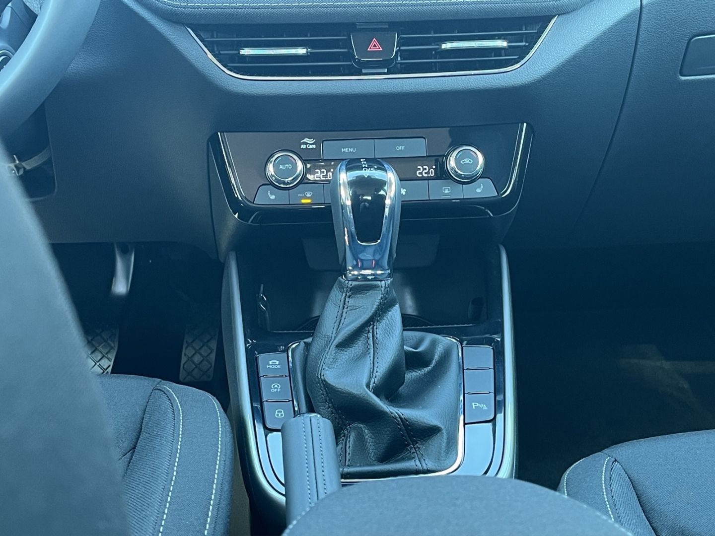 Fabia Selection LED Sperrdiff. ACC Apple CarPlay Android Auto Mehrzonenklima Fahrerprofil