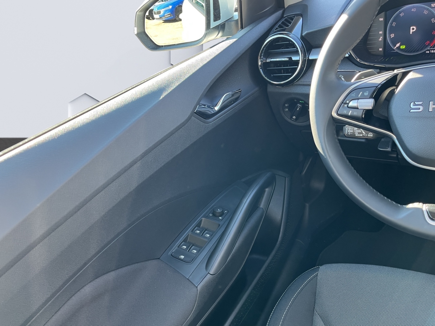 Fabia Tour Digitales Cockpit LED Sperrdiff. ACC Apple CarPlay Android Auto Mehrzonenklima
