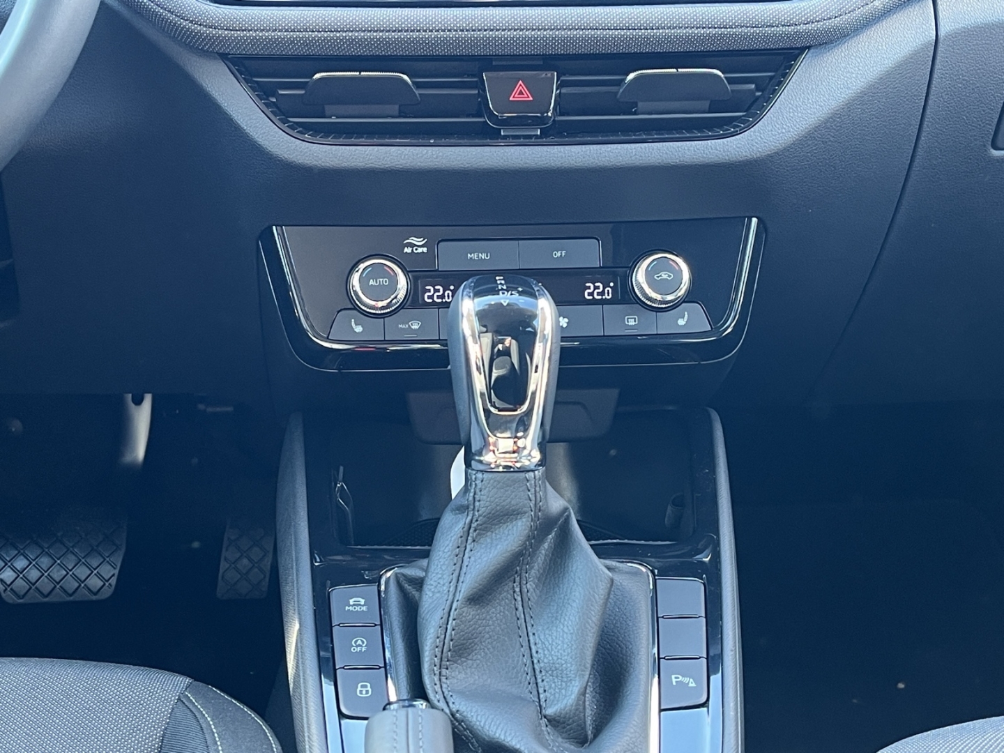 Fabia Tour Digitales Cockpit LED Sperrdiff. ACC Apple CarPlay Android Auto Mehrzonenklima