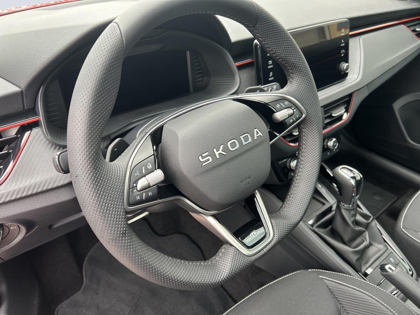 Kamiq Monte Carlo Panorama Digitales Cockpit LED Blendfreies Fernl. Kurvenlicht Sperrdiff.
