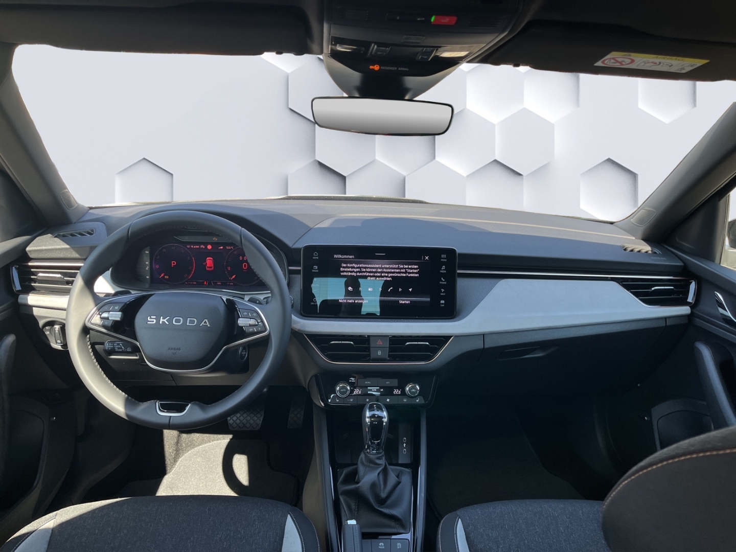 Kamiq Tour 1.5TSI 110kW AHZV MatrixLED PanoDach ACC Rückfahrkamera Sitzheizung