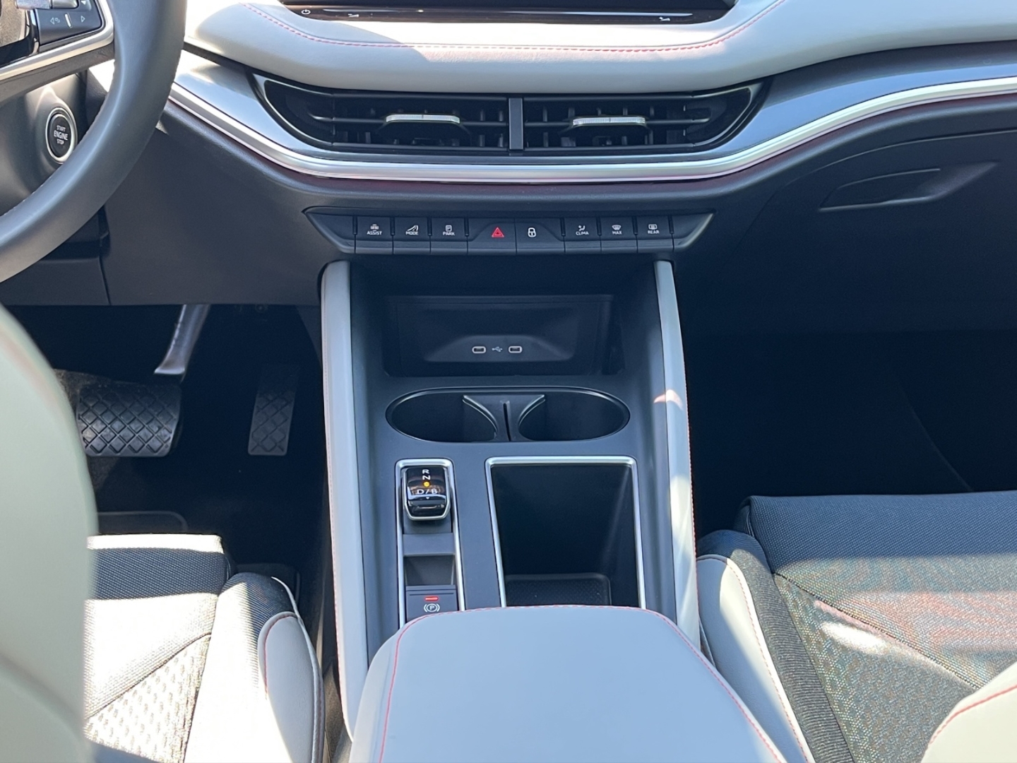 Enyaq Lodge Coupe 60 63kWh AHZV LED PanoDach Rückfahrkamera Sitzheizung