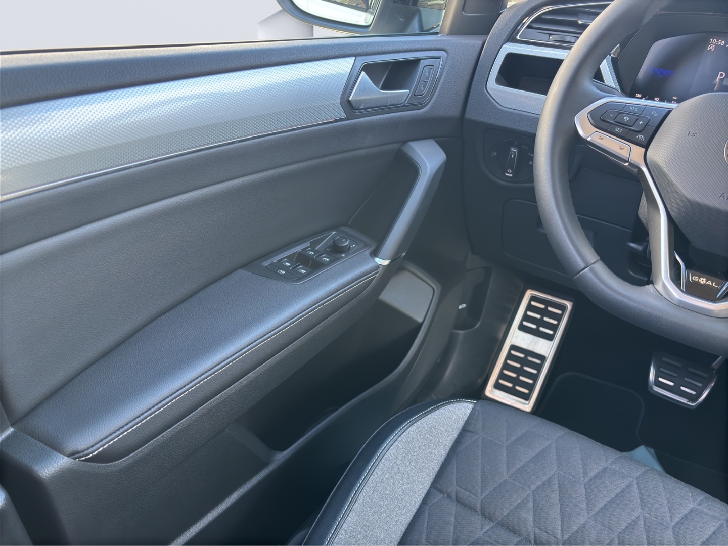 Touran BMT Start-Stopp Comfortline 1.5 TSI 110kW DSG AHZV LED GJR TrailerAssist Sitzheizung