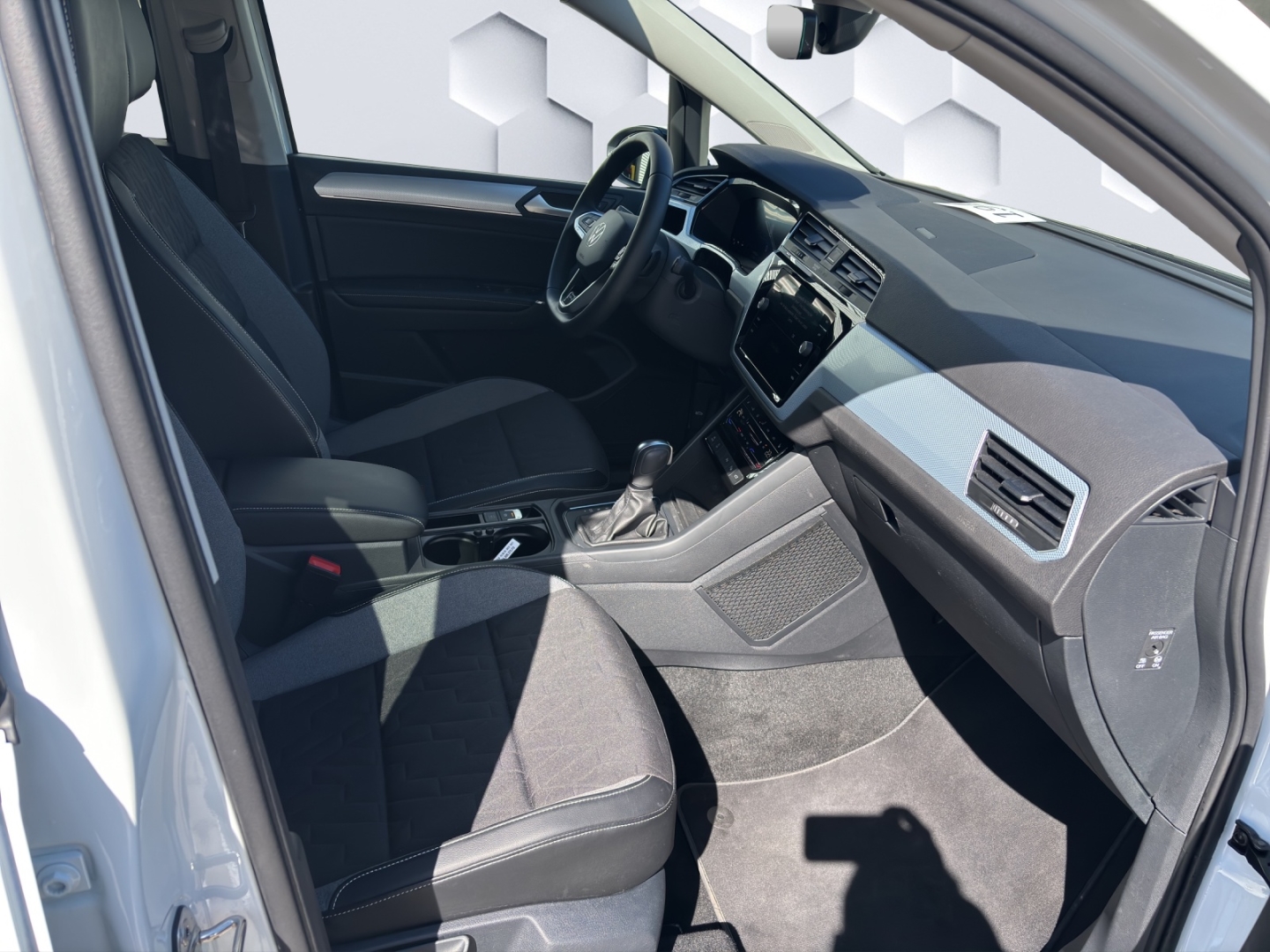 Touran BMT Start-Stopp Comfortline 1.5 TSI 110kW DSG AHZV LED GJR TrailerAssist Sitzheizung