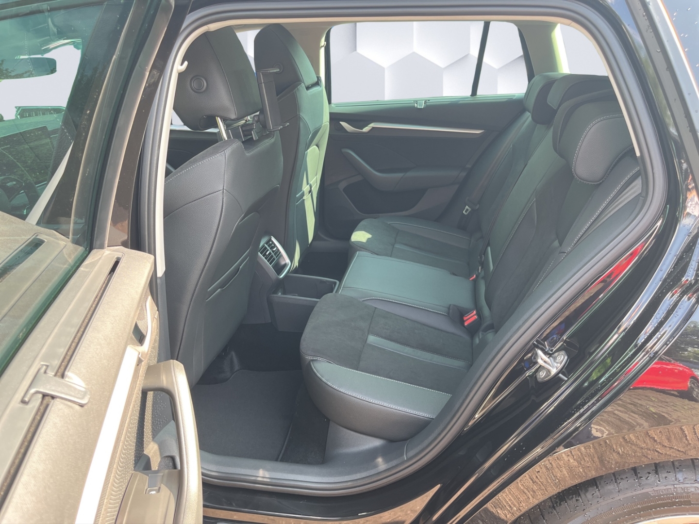 Octavia Combi 1.5 TSI mHEV 110 kW Selection HUD El. Panodach Navi Digitales Cockpit