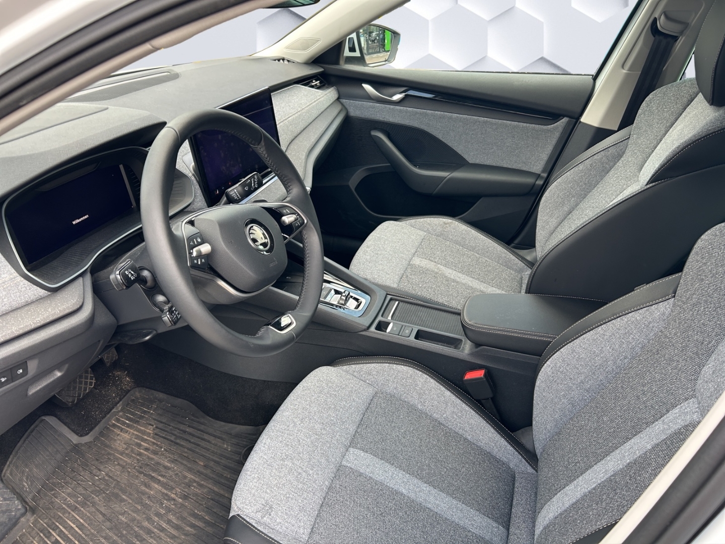 Octavia Combi 1.5 TSI mHEV DSG- Selection-Side Assist-beheizbares Lenkrad-verfügbar!