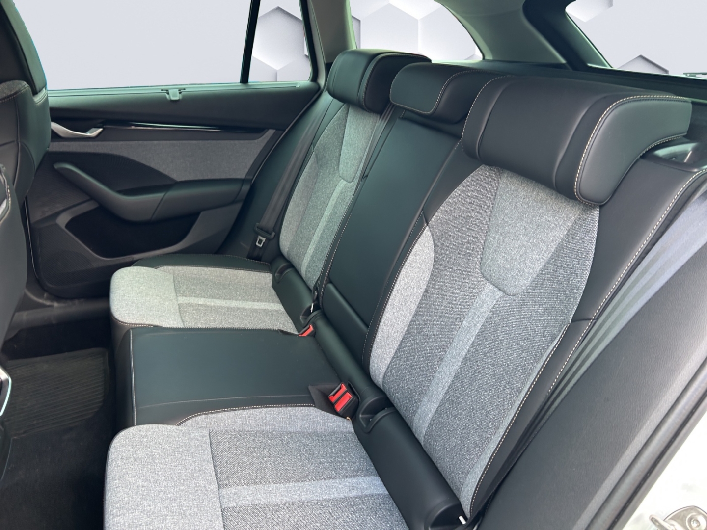 Octavia Combi 1.5 TSI mHEV DSG- Selection-Side Assist-beheizbares Lenkrad-verfügbar!