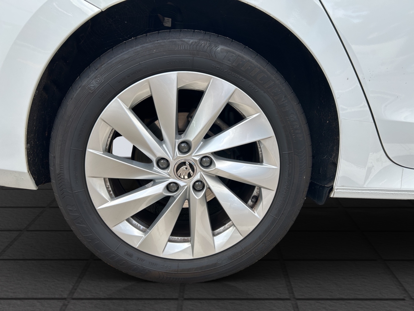 Octavia Combi 1.5 TSI mHEV DSG- Selection-Side Assist-beheizbares Lenkrad-verfügbar!