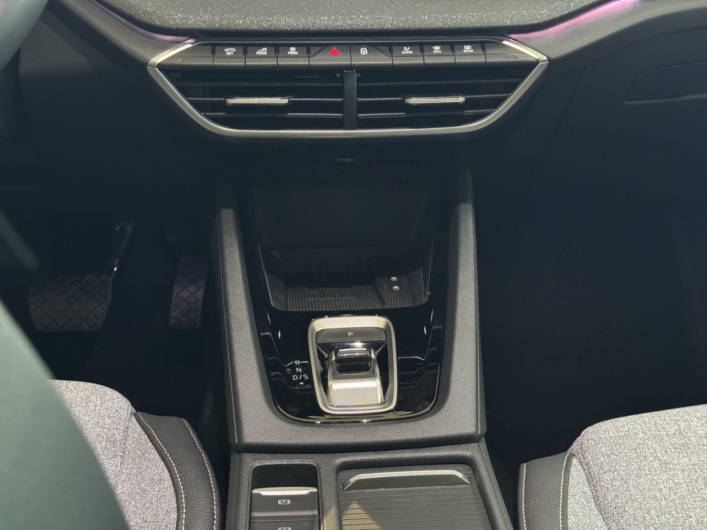 Octavia Balance Combi 2.0 TDI 110 kW Tour El. Verdeck HUD AHK-klappbar Navi Digitales Cockpit