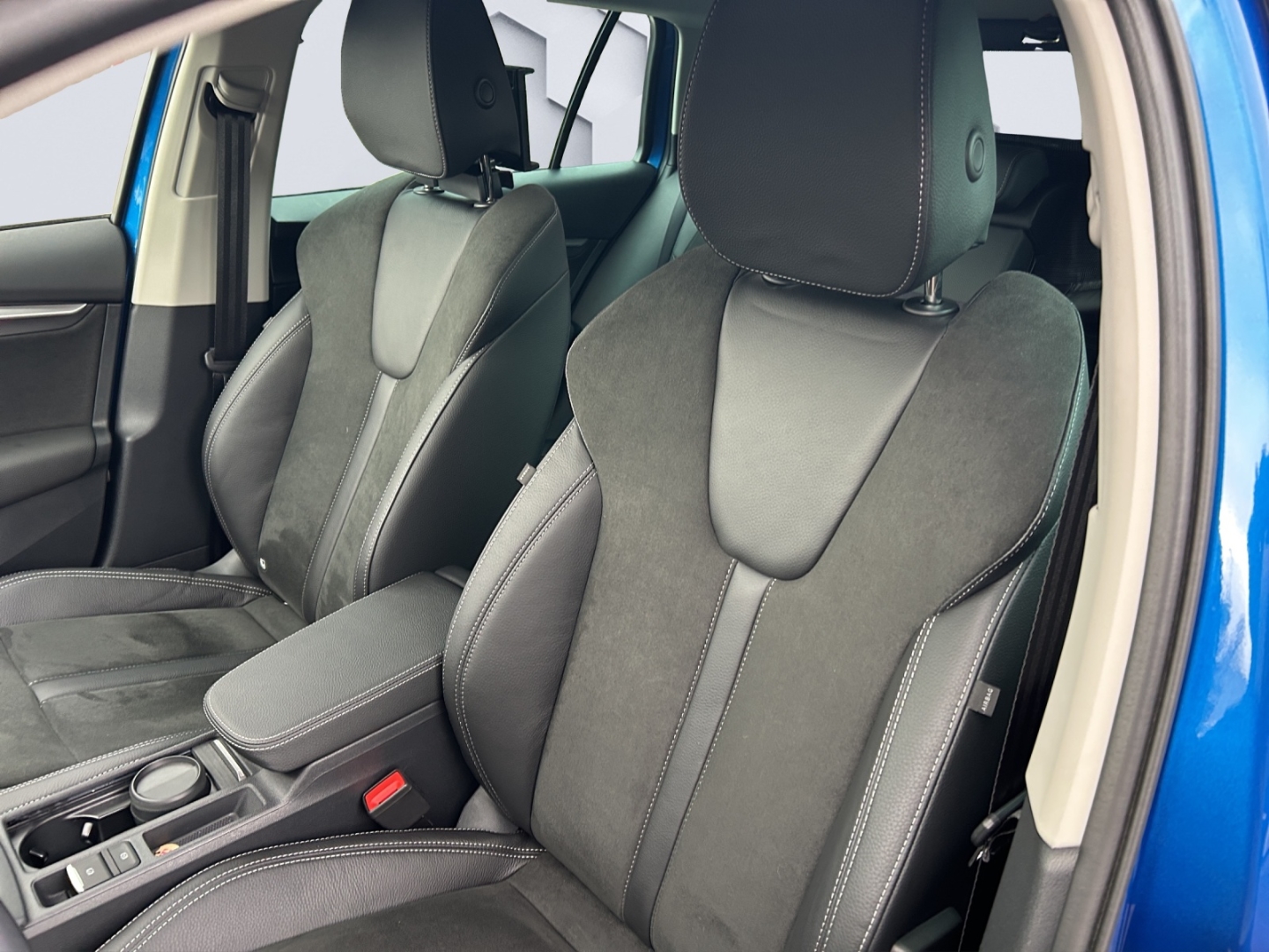 Octavia Combi 1.5 TSI mHEV 85kW Selection EU6e HUD AHK-klappbar Navi Digitales Cockpit